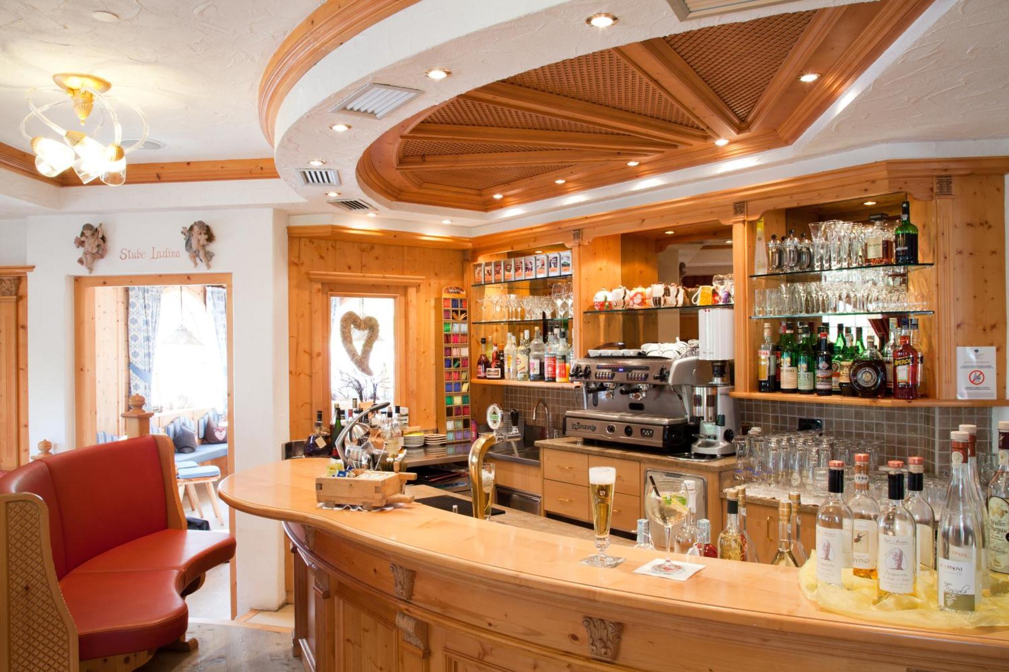 Nature Wellness Hotel Renato Vigo di Fassa Luaran gambar