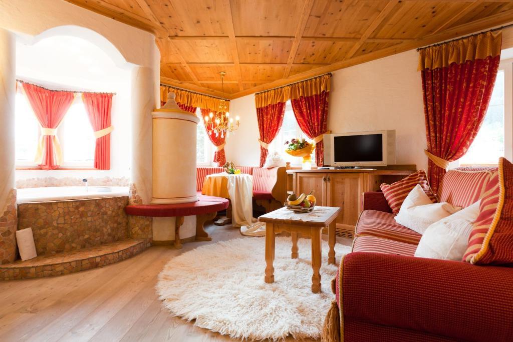 Nature Wellness Hotel Renato Vigo di Fassa Luaran gambar